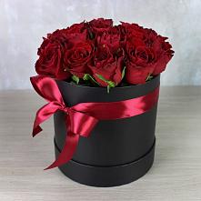 Цветочная композиция из Розы в шляпной коробке в Прибельский